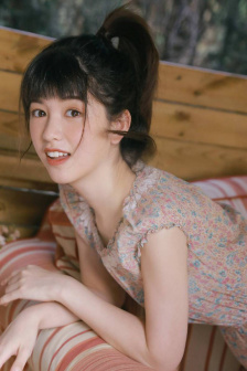 总裁开会桌桌子底下含
